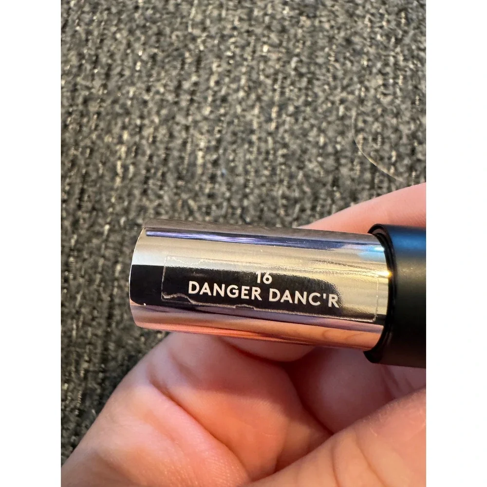 Fenty Beauty Icon Semi-Matte Lipstick 16 Danger Danc'r Matte Black Case Red